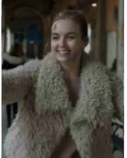 Jodie Comer Killing Eve Villanelle White Faux Fur Jacket - Image 2