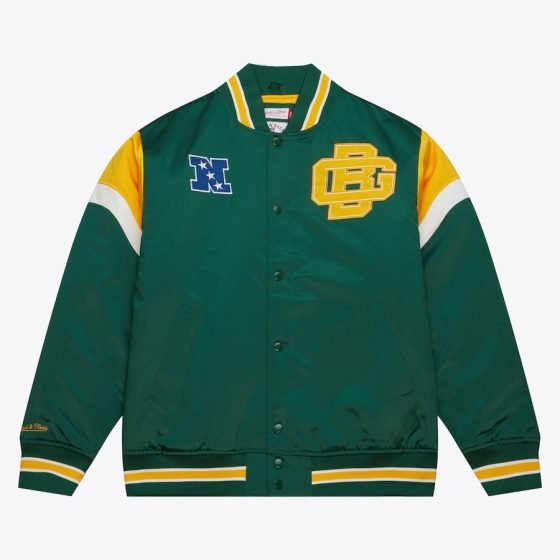 Show your pride for the Green Bay Packers with this Men's Green Heavyweight Satin Full-Snap Jacket. Crafted from premium satin, this jacket combines comfort and durability, making it perfect for both game days and casual outings. Featuring a full-snap button closure for ease of wear, it is designed for those who want to showcase their team spirit in style. With its embroidered Packers logo on the chest, it’s the perfect addition to any fan's wardrobe. Stay cozy, stay stylish, and cheer on your team with confidence!
